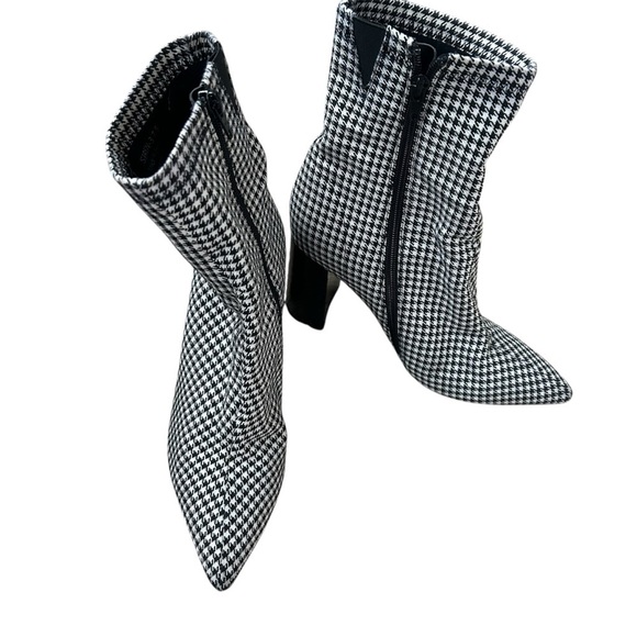 Jeffrey Campbell Houndstooth Print Siren Booties Size 7.5 - Picture 1 of 8